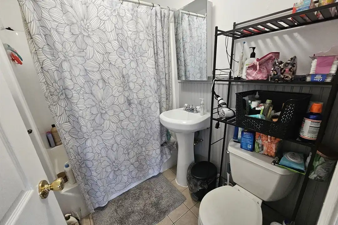 464 Meridian St unit B - View 5