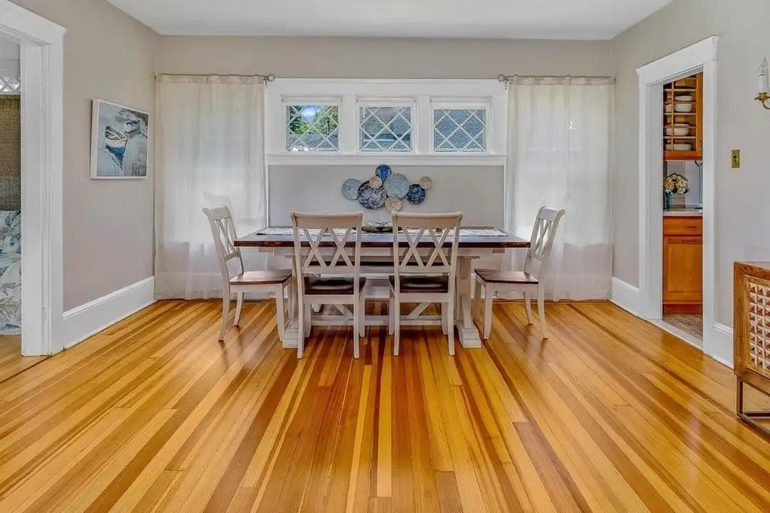 1102 Buttonwoods Ave - View 2