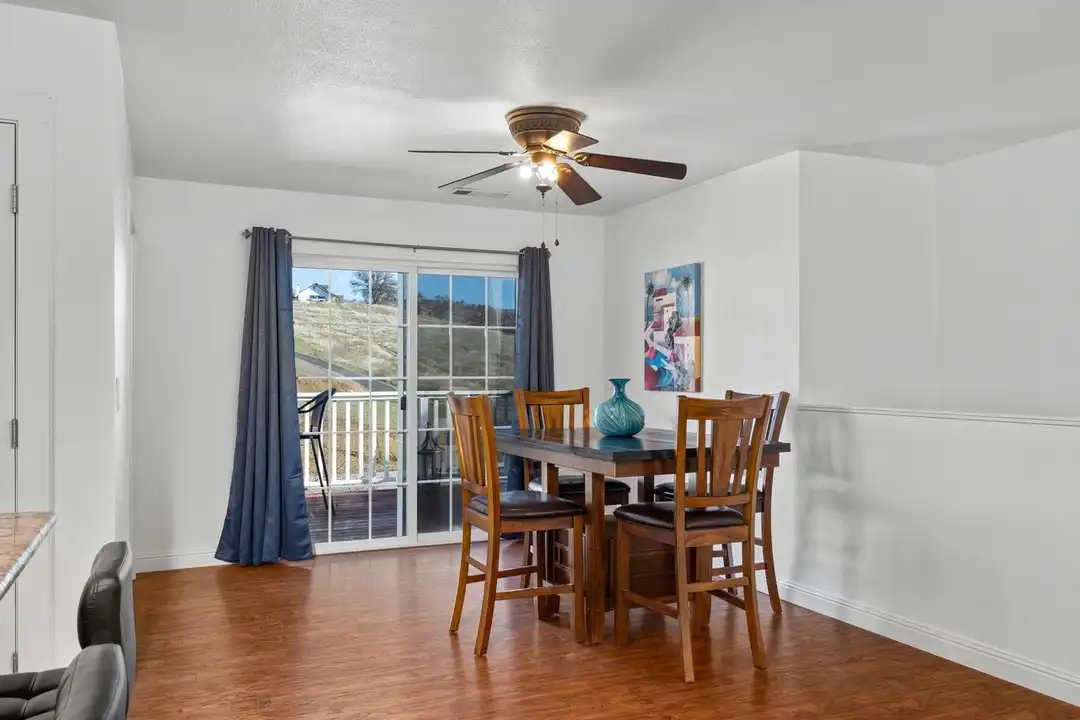 1152 Acorn St - View 4