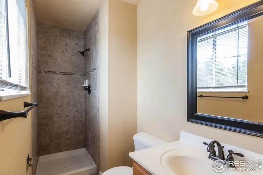 966 E 8th Ave - View 6