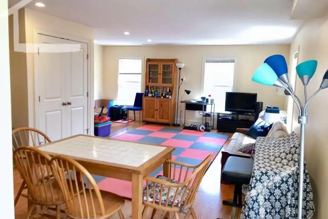 20 Higgins St – pohled 2