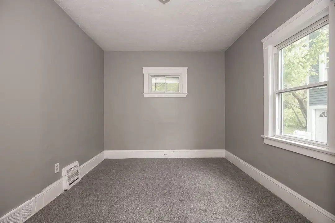 7411 Brinsmade Ave – další