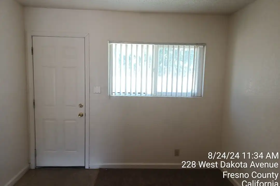 208 W Dakota Ave unit 208-C – photo 1