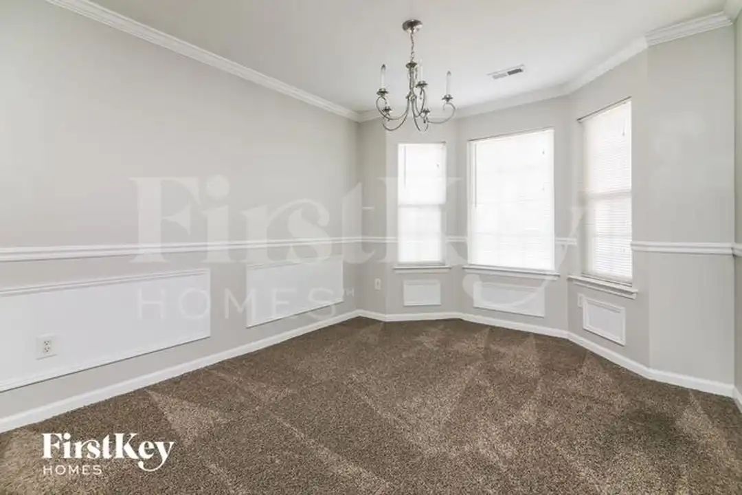 803 Steamboat St - View 4