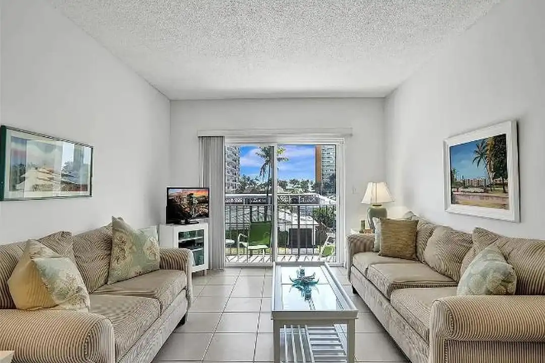 400 N Riverside Dr - View 6