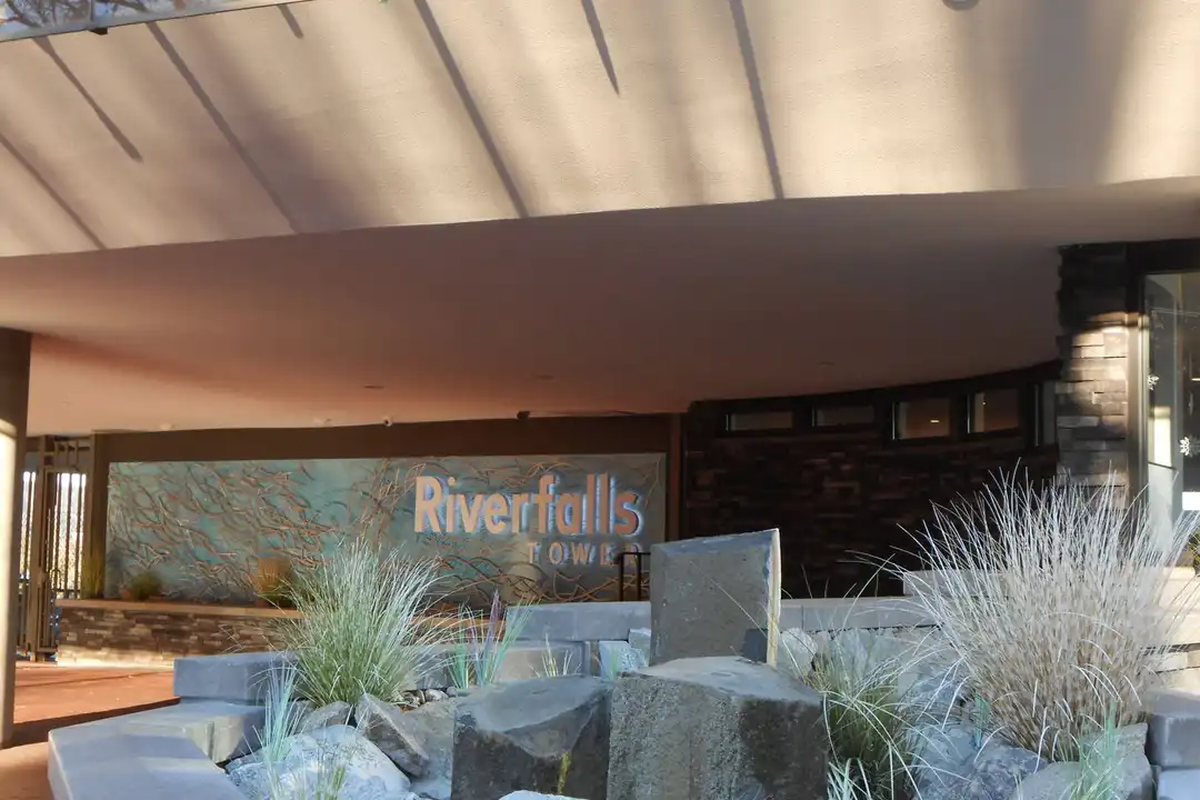 1224 W Riverside Ave unit 603 – photo 1