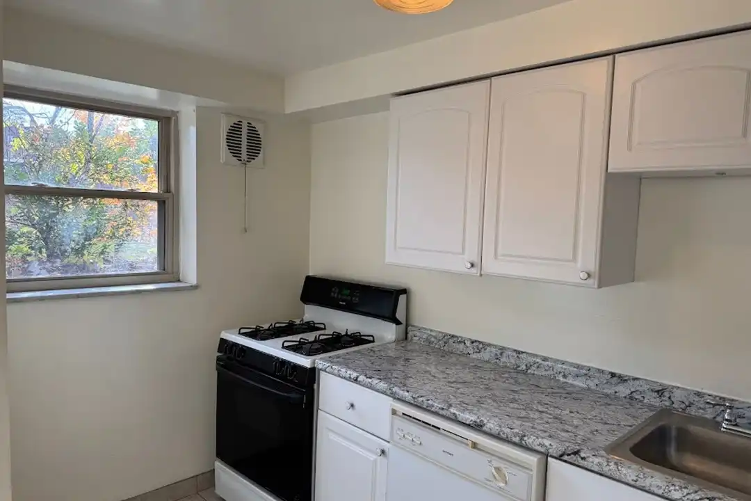 2355 Eldridge St unit SB - View 3