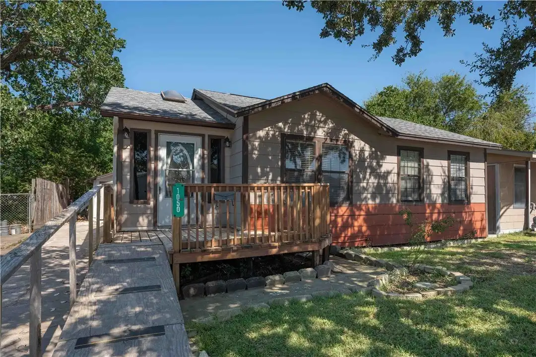 1050 Dorthy Dr – photo 1