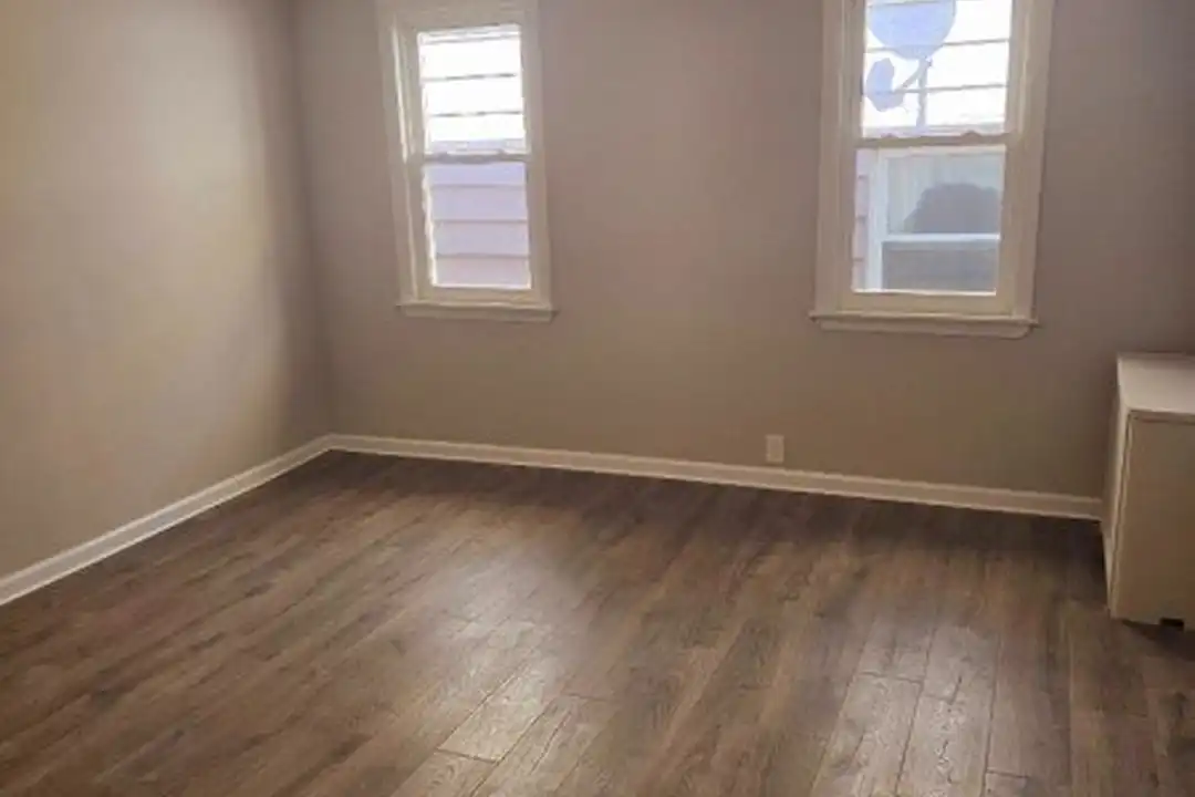 308 N 2nd St - More