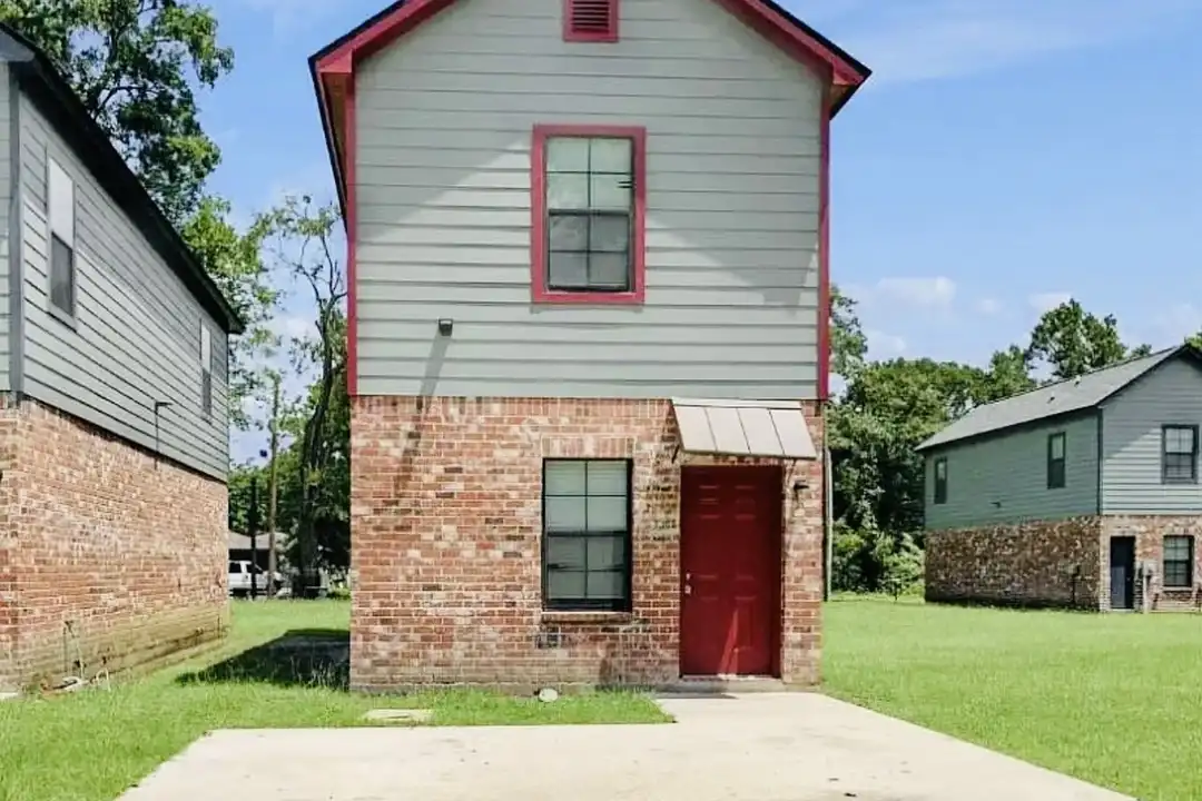 5515 Paige St – photo 1