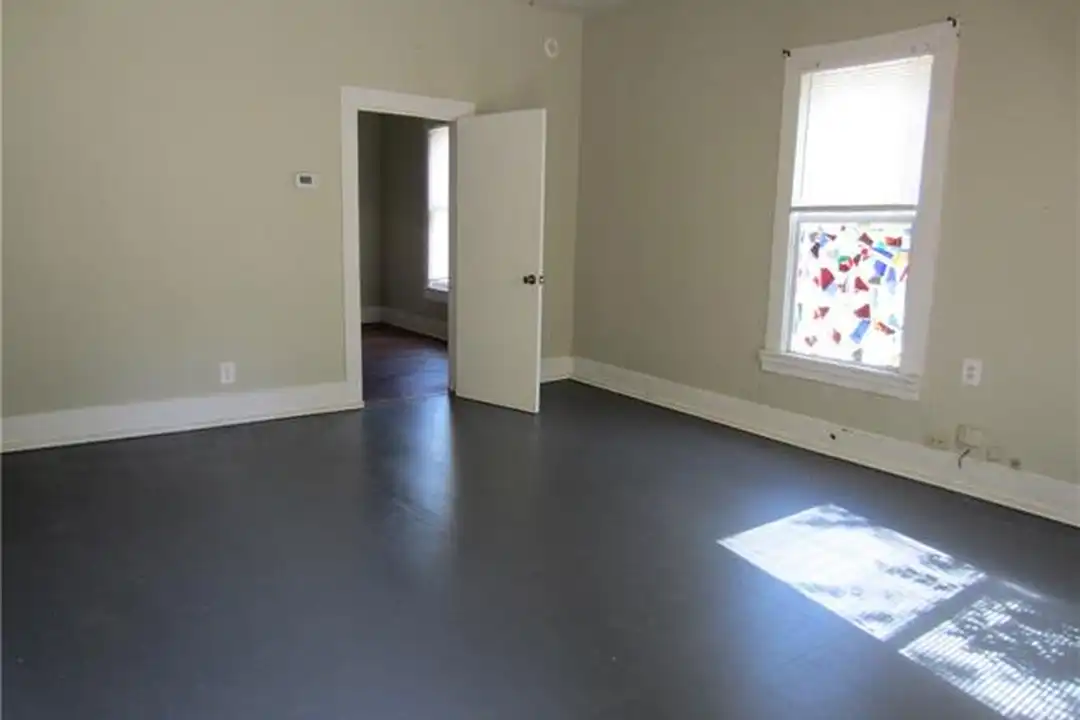 1102 Peak St - View 2