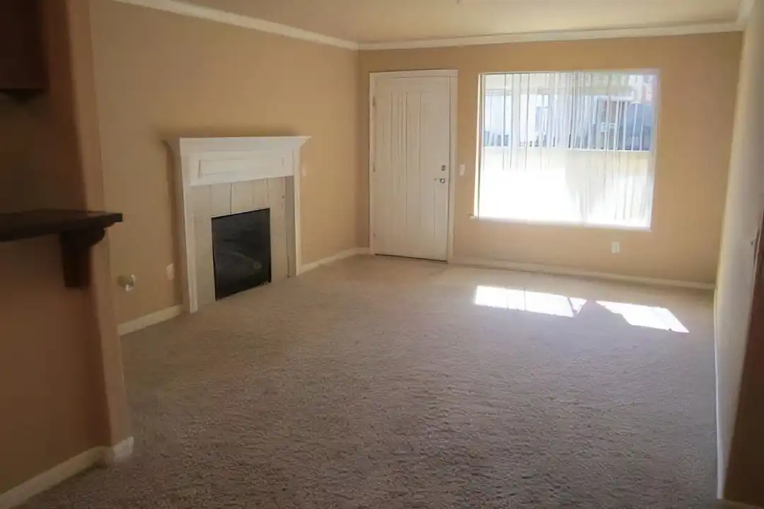 Apartment in Citrus Heights - More