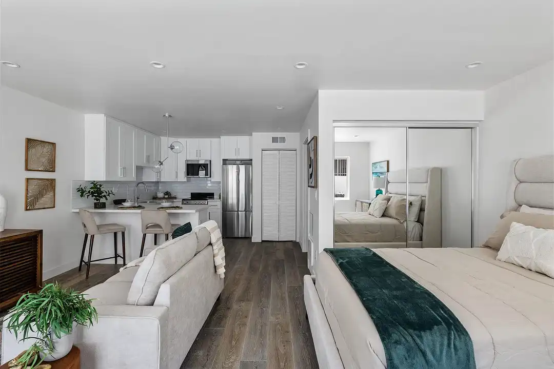 3450 Emerald St - View 3