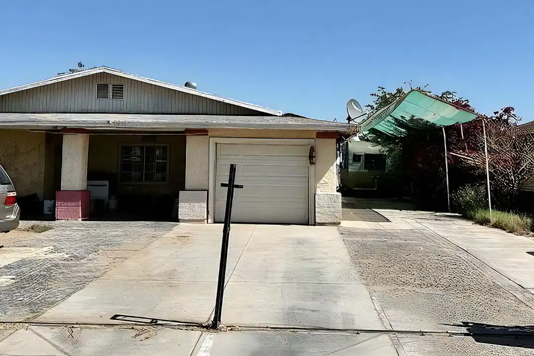 424 Independence St – photo 1 of 7