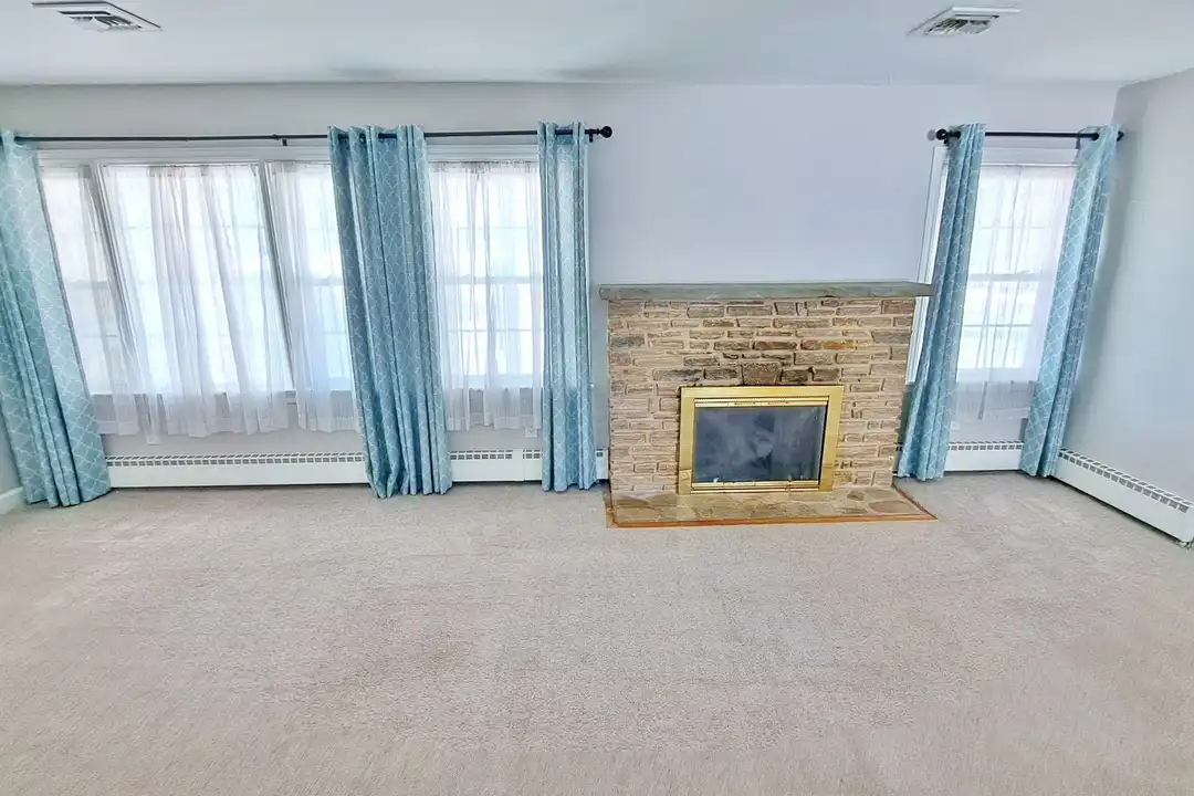 1170 Westminster Ave - View 5