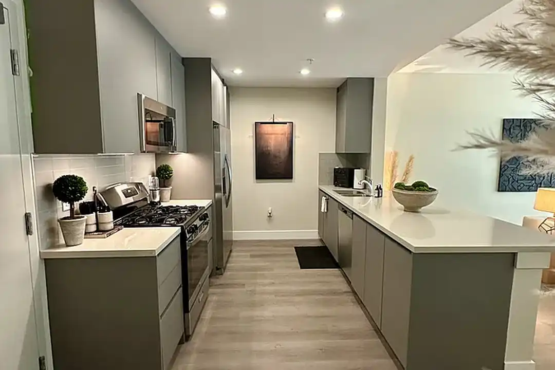 Apartment in West Hollywood - View 2