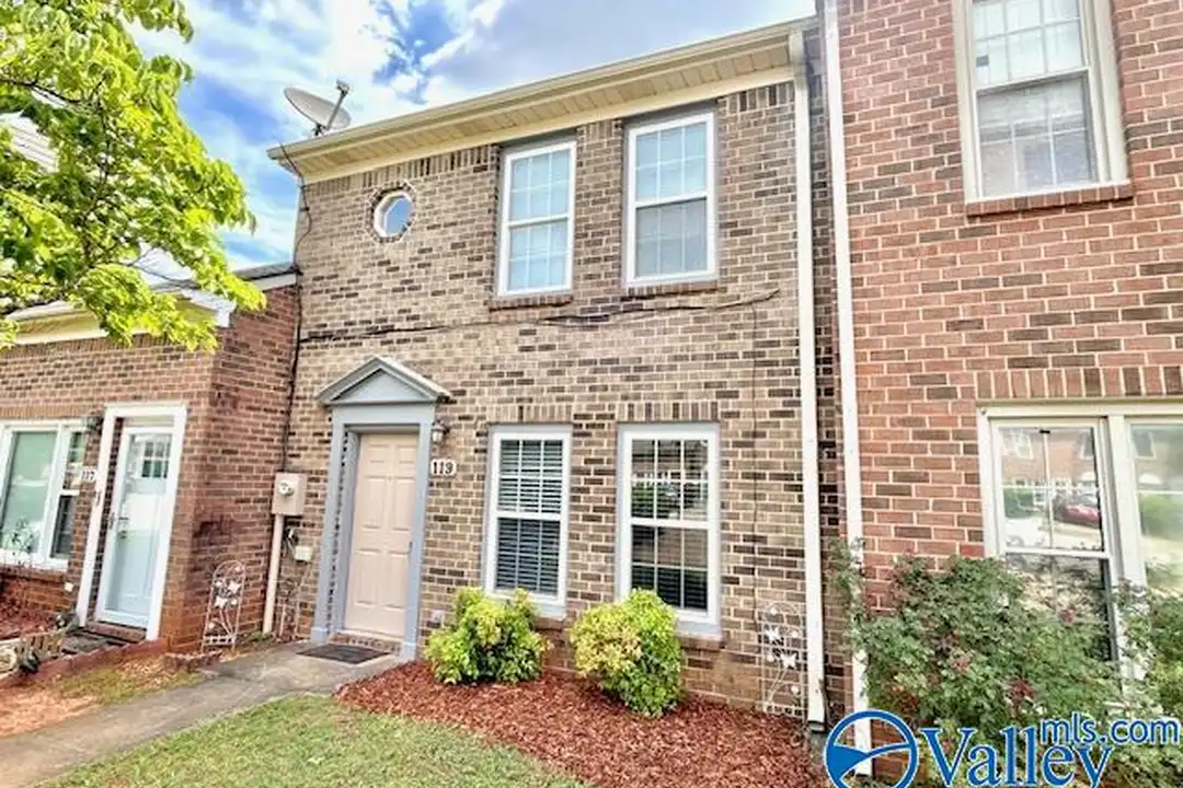 119 Cresent Circle unit 119 - View 2
