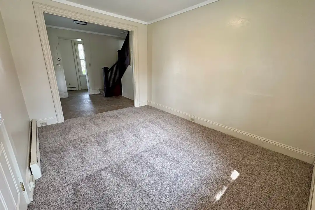 Apartment in Elizabethtown - More