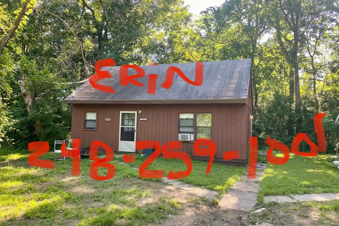 21242 Randall St – photo 1