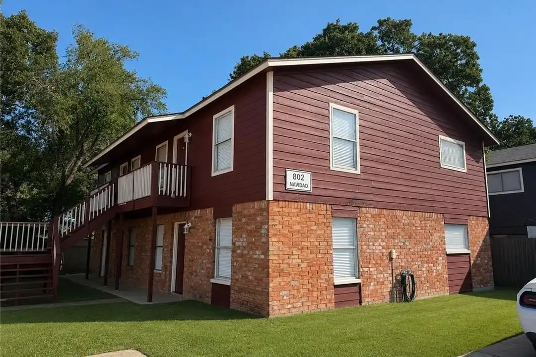 802 Navidad St #D – photo 1
