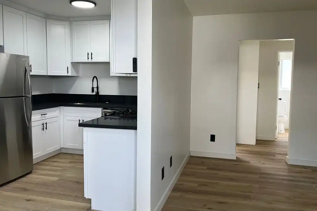 2535 Kansas Ave - View 6