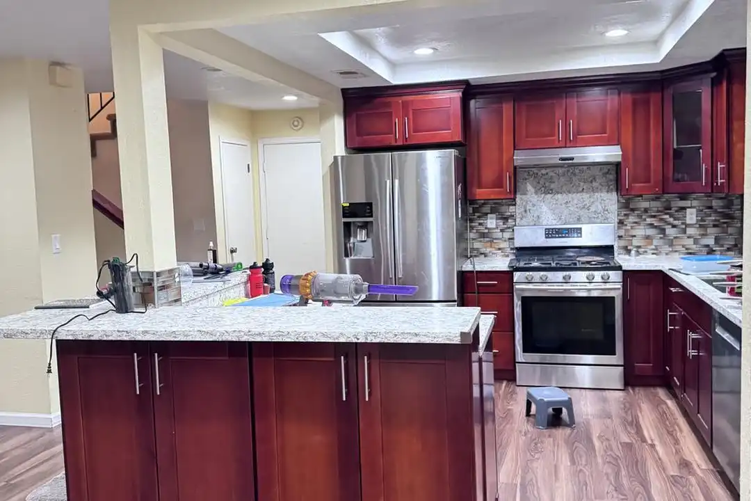 Apartment in Fremont - View 4