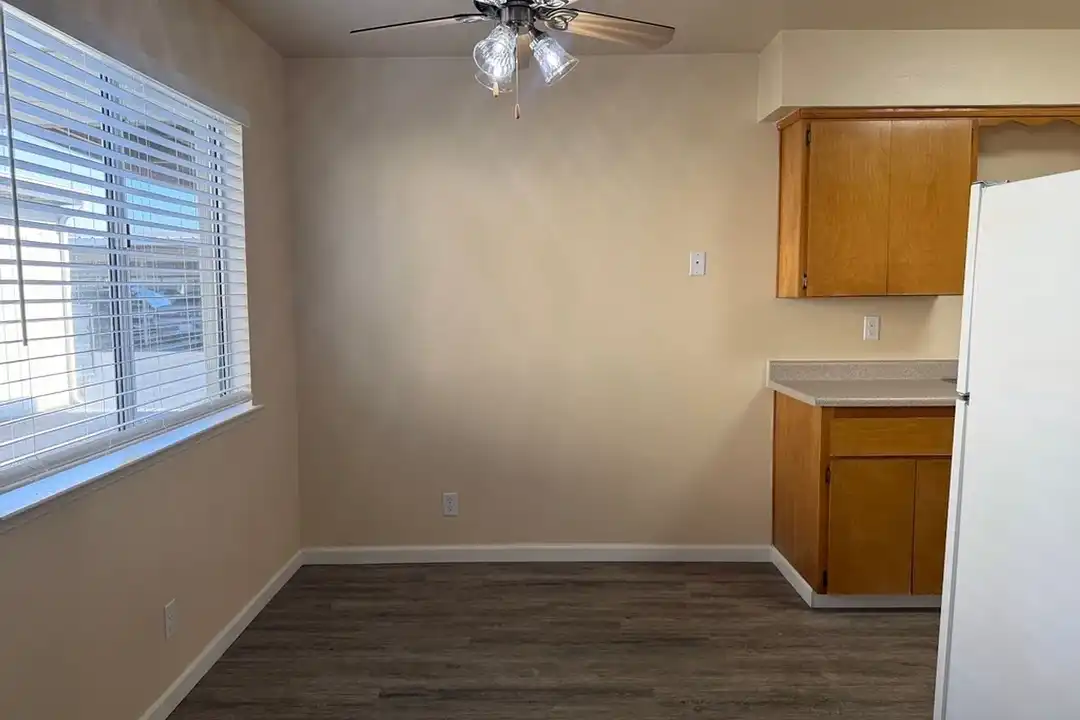 Granada Apartments - View 4