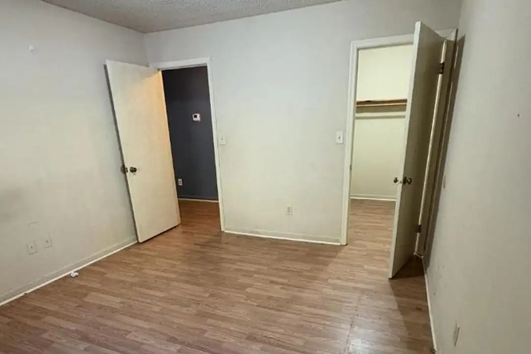 430 Critcher Dr - View 4