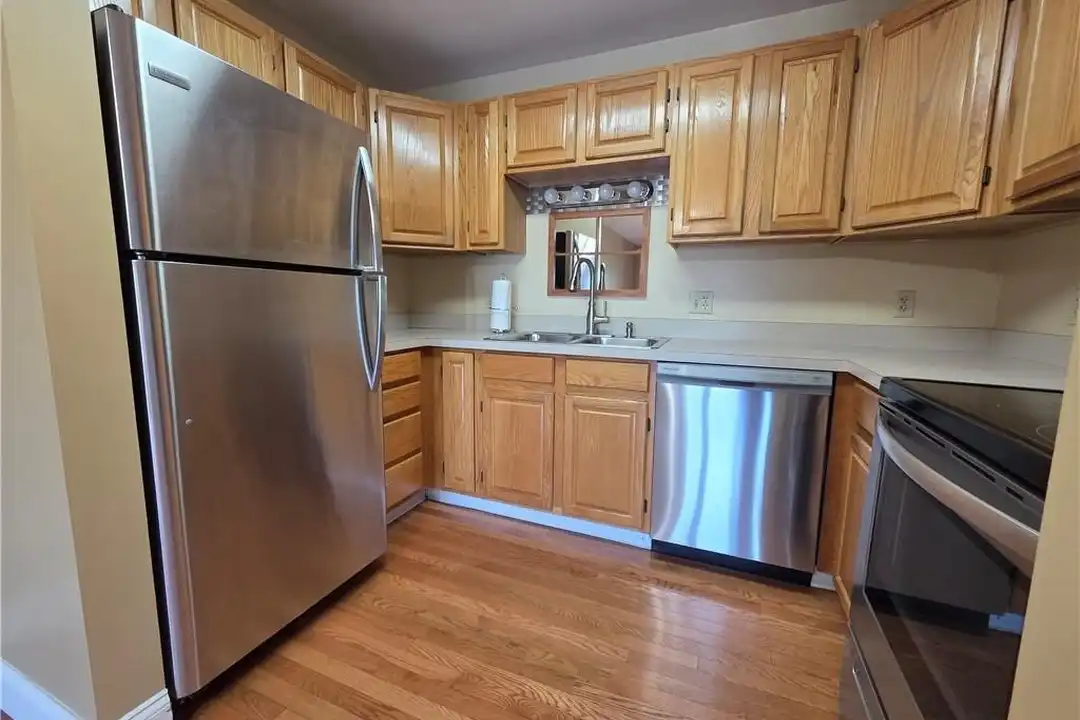 1800 Douglas Ave #327 - More