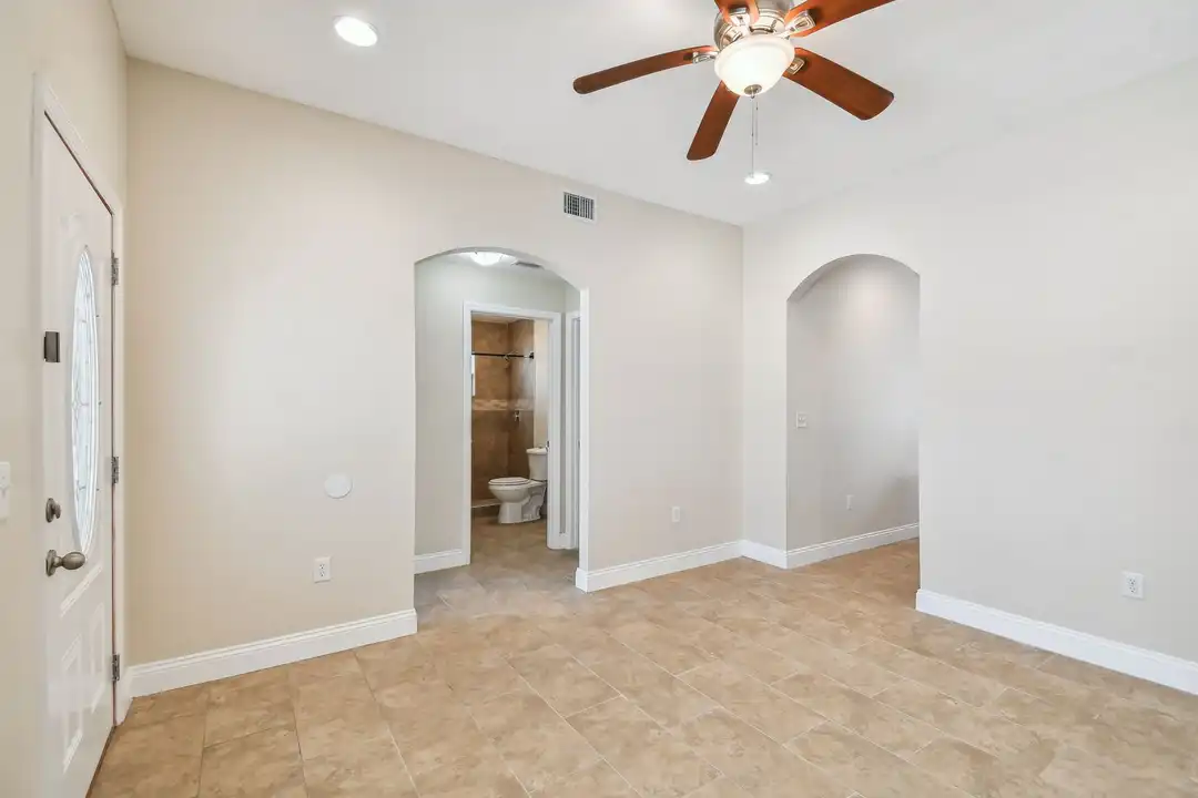 2321 W Beach St – pohled 3