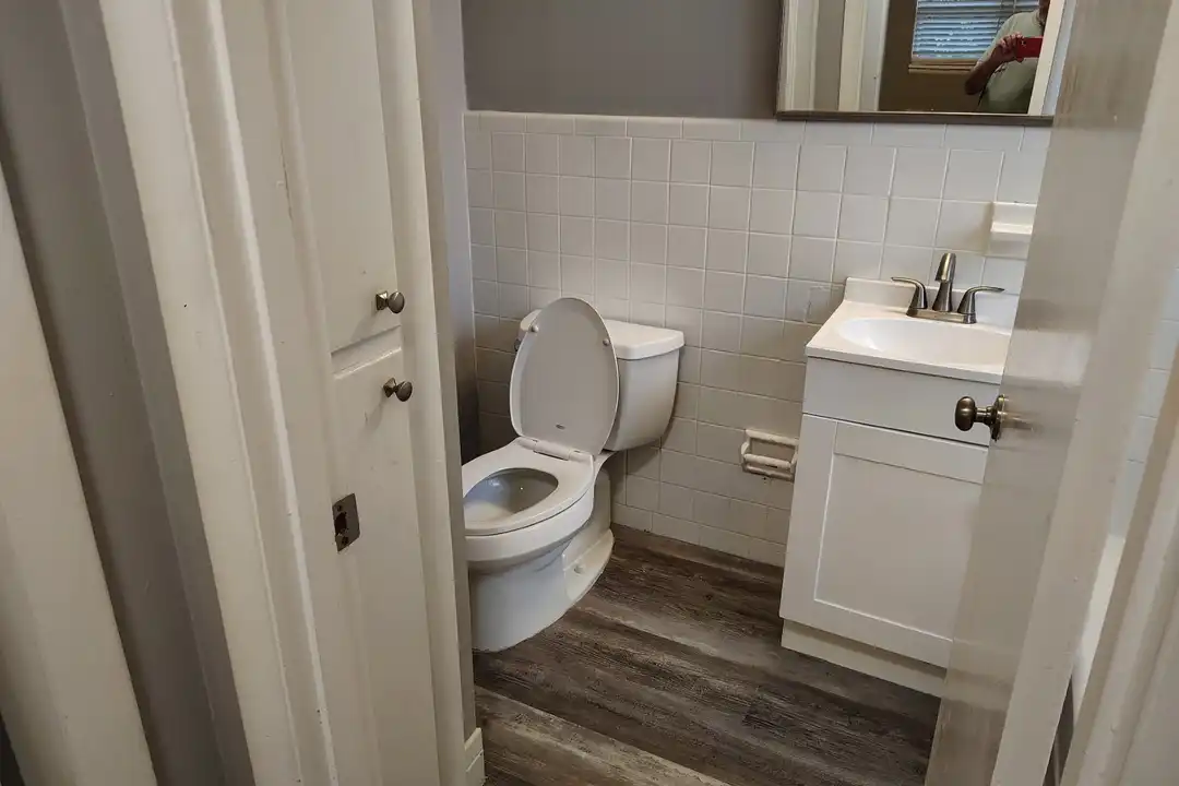 302 N Birchwood Ave unit 7 – photo 1