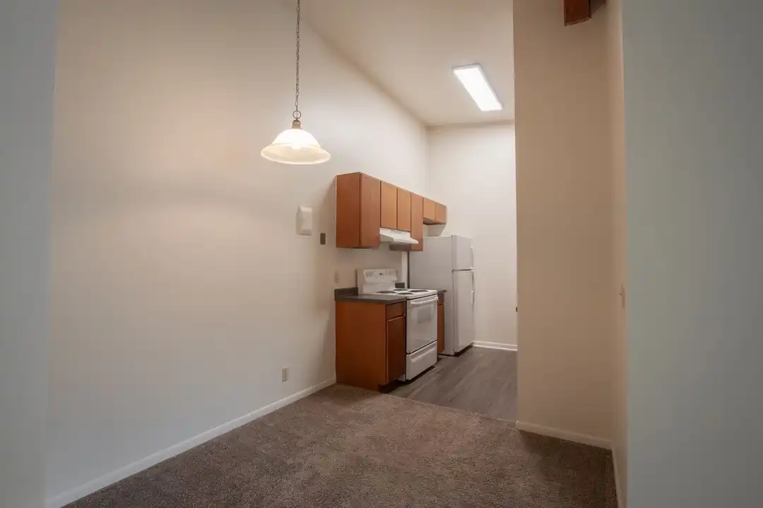 224 Highland Ave - View 4
