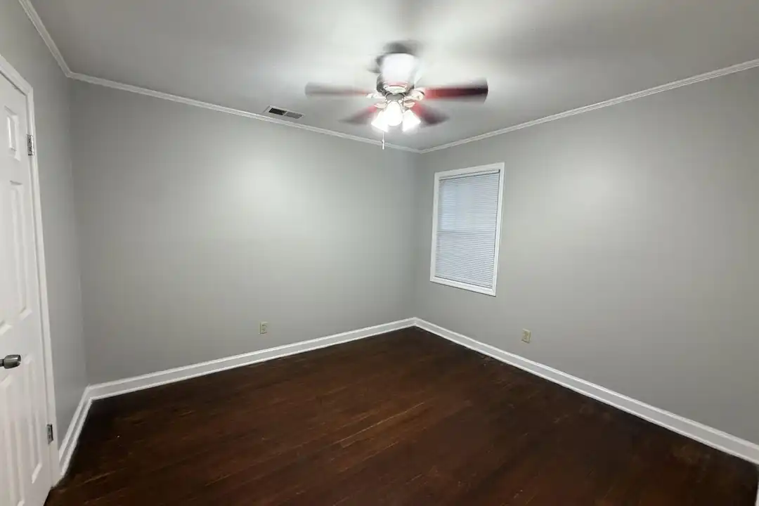 House in Memphis - More