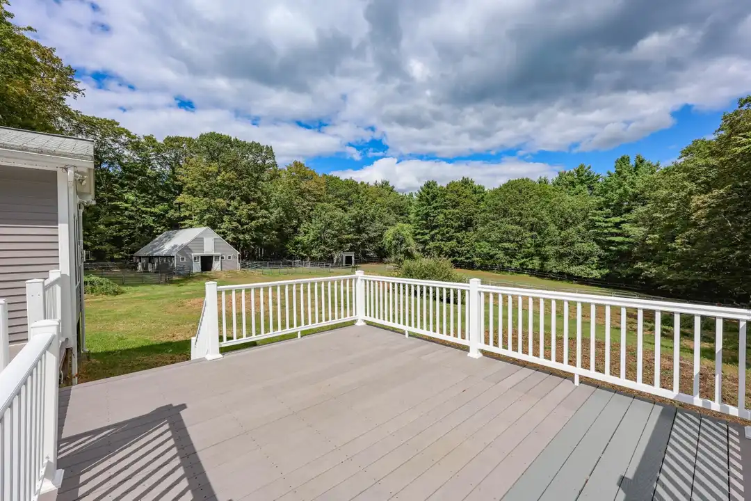 55 Holbrook Hill Rd - More
