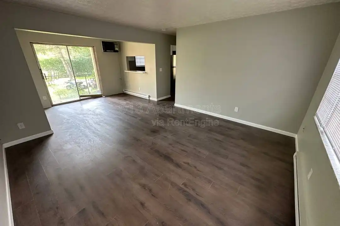 6219 Graceland Ave unit 4 - View 3