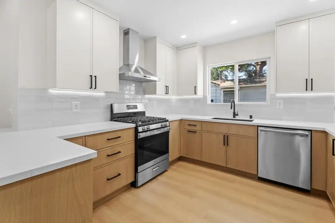 4469 Matilija Ave - View 2