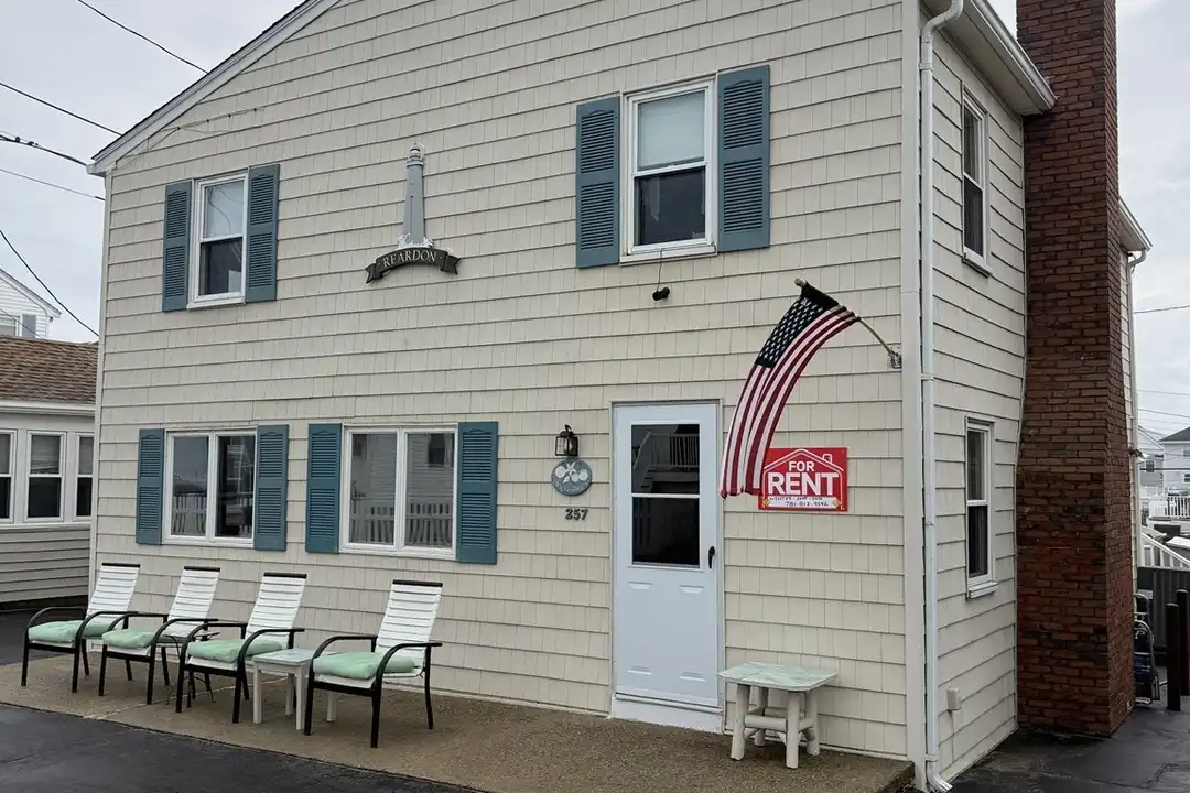 257 Foster Ave unit WINTER – photo 1 of 15
