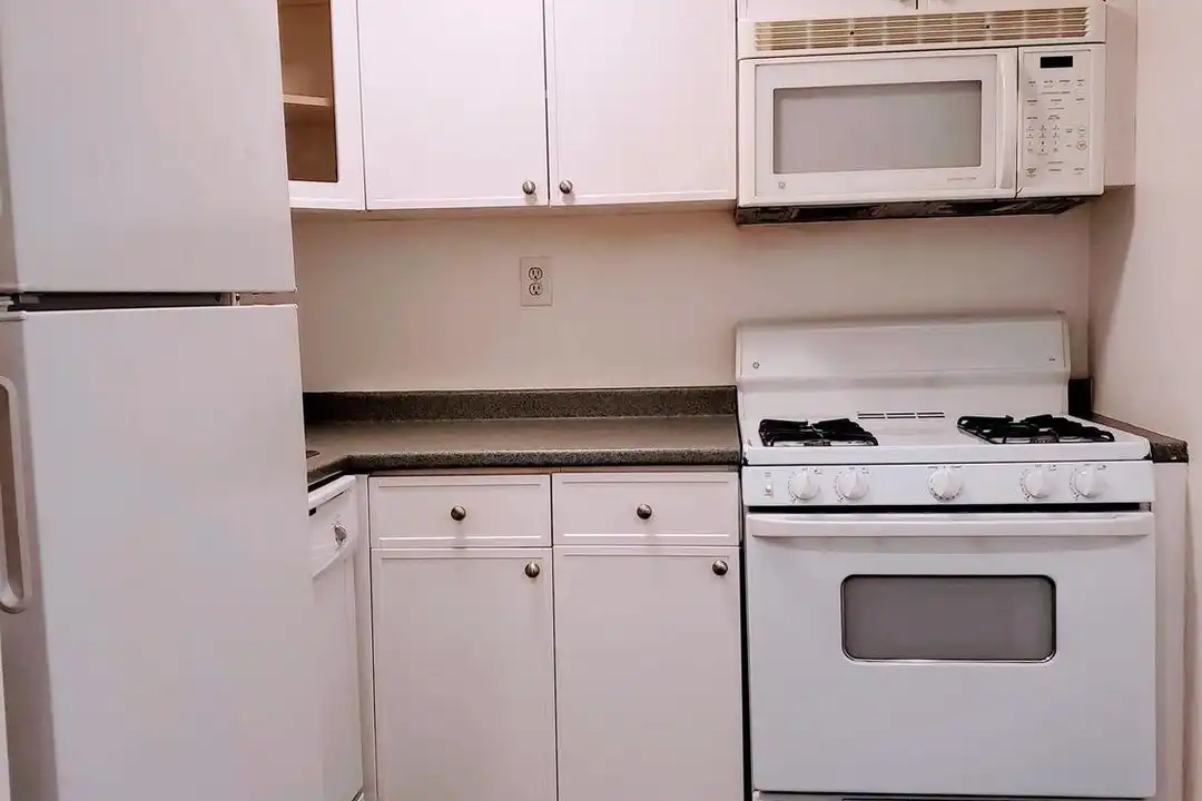 225 E 58th St #2-A – další