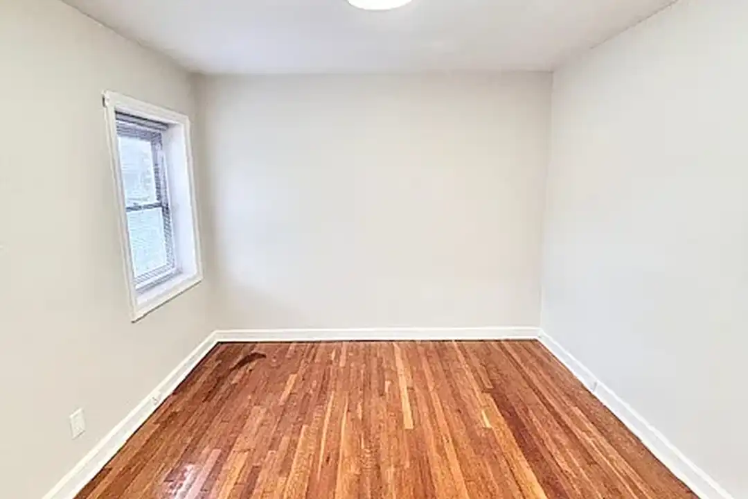 162 Park Ave – photo 1