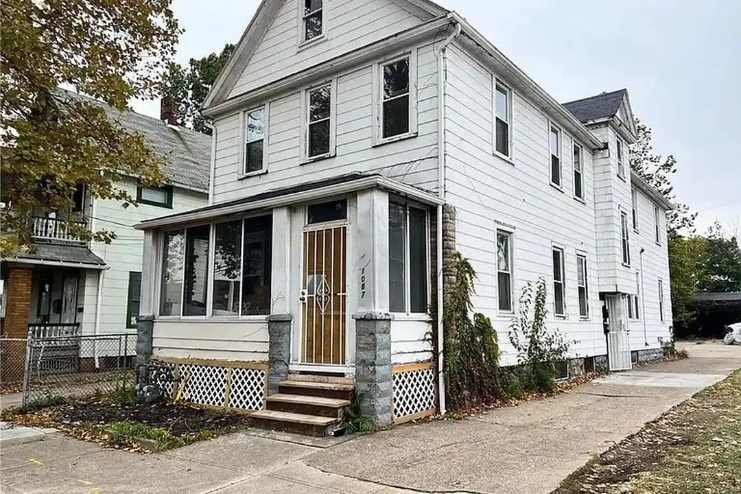 1087 E 64th St – photo 1