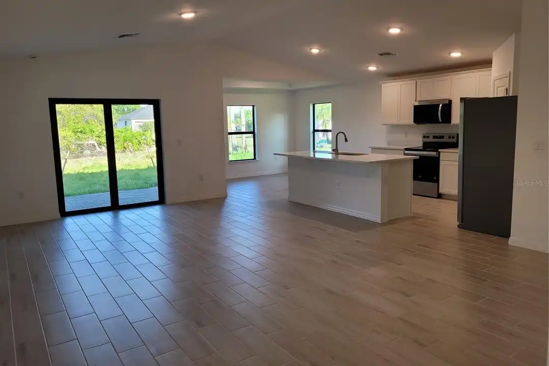 6305 Shaw St - View 2