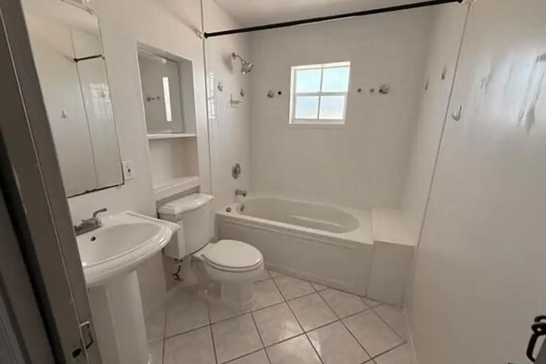 24840 Park Dr - View 4
