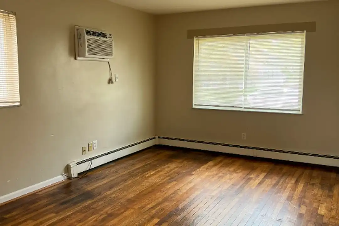 810 Forest Ave unit 1 – photo 1 of 5