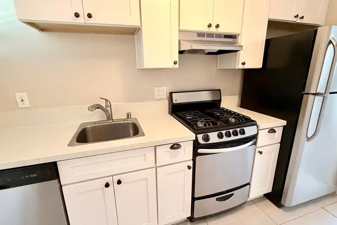 Apartment in San Diego - View 4