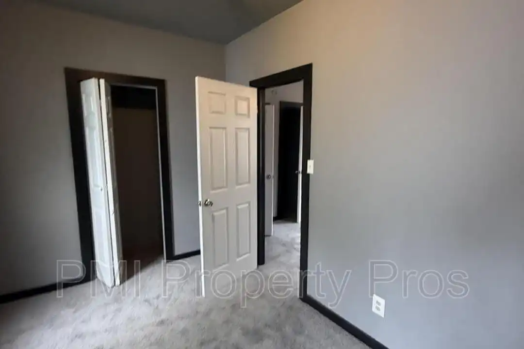 3127 W Garfield Ave – pohled 3
