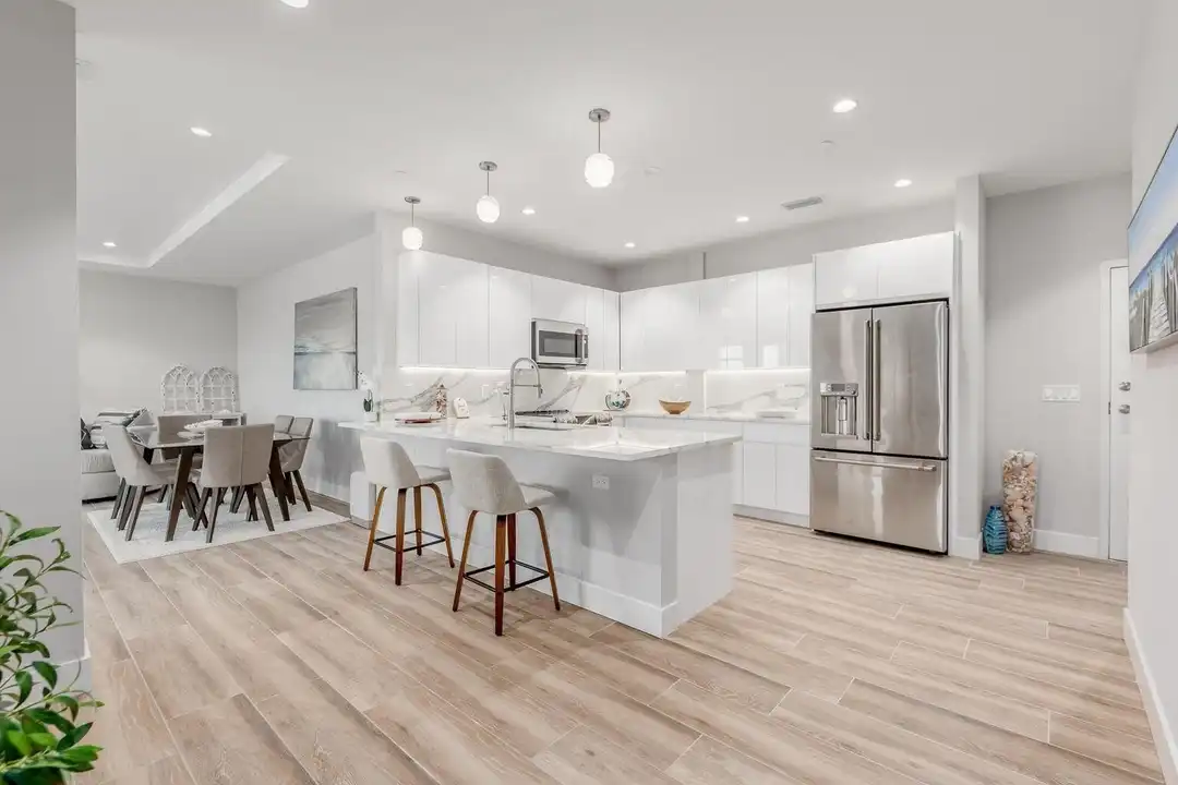 Apartment in Stuart - More