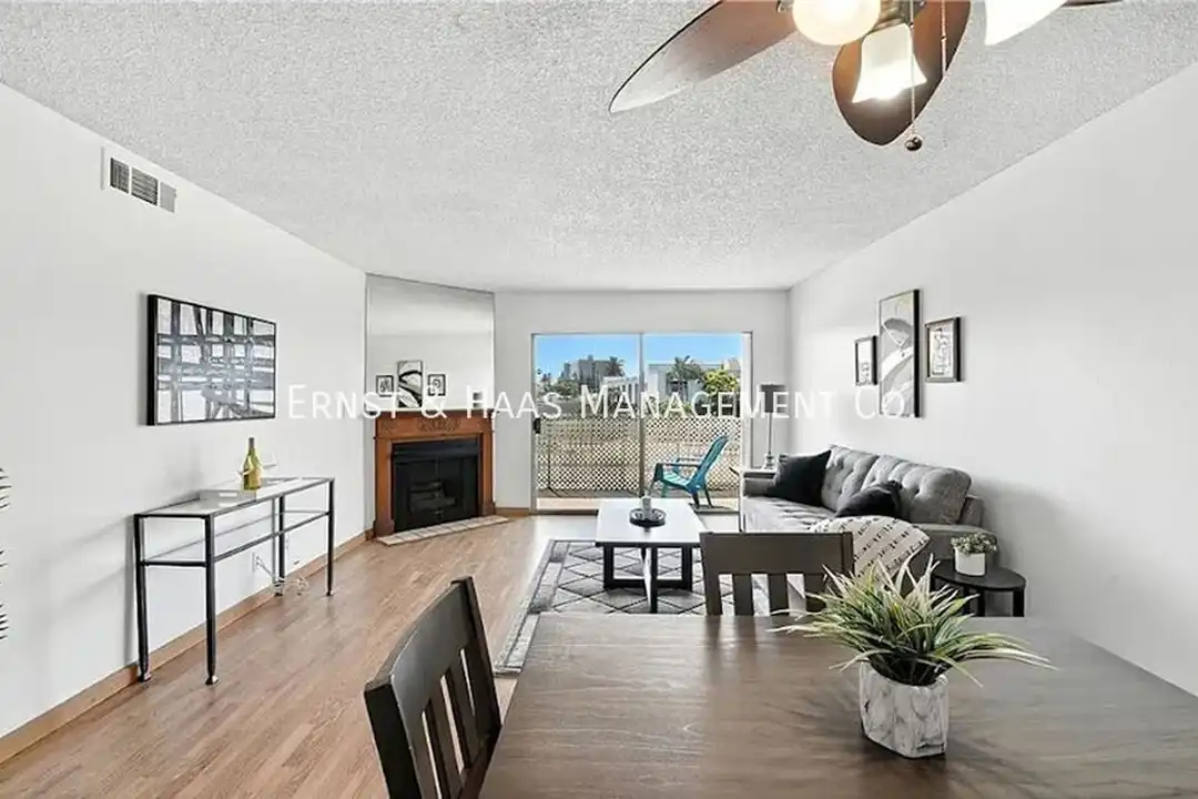 955 E 3rd St - View 4