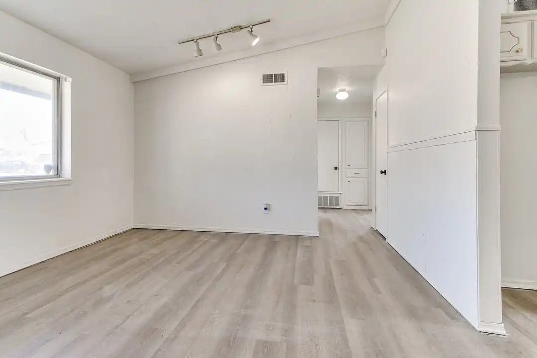 1132 NW 102nd St - View 6