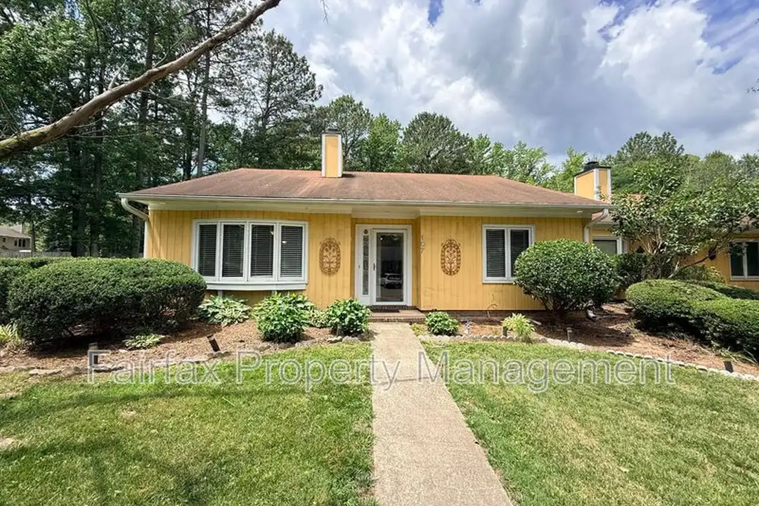 107 Perriwinkle Pl - View 2