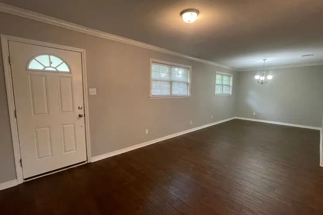 2033 Horton Ave - View 2